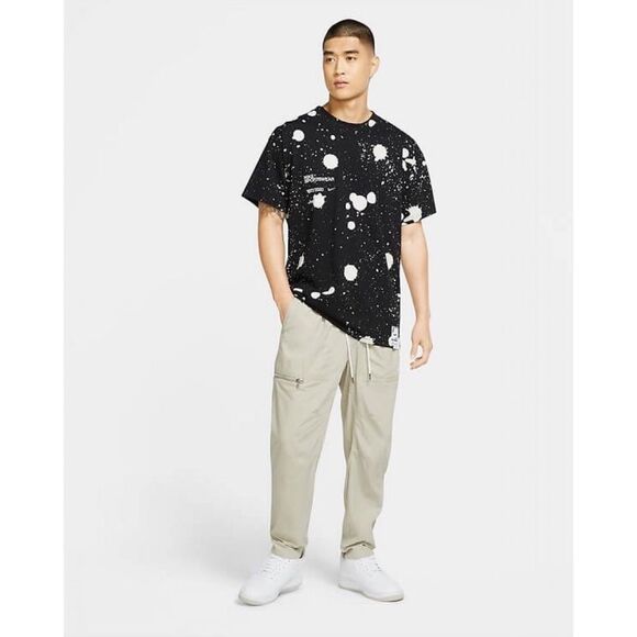 Urban Outfitters x Nike Sportswear DIY Splatter Tee - Picture 7 of 10